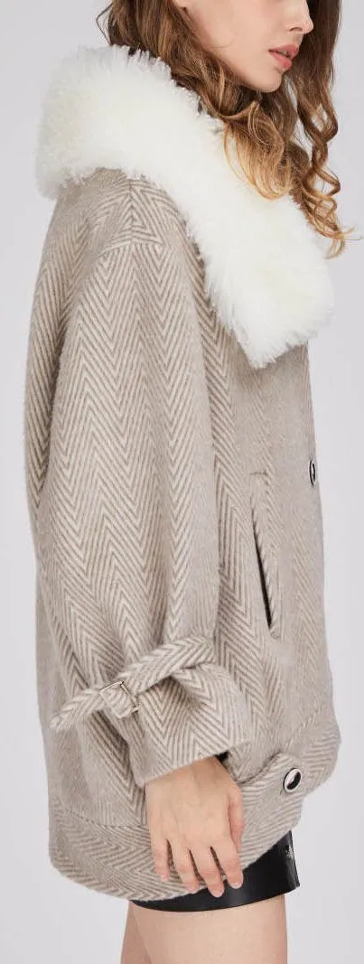 Chevron Oversized Short Wool Coat with Fur Collar