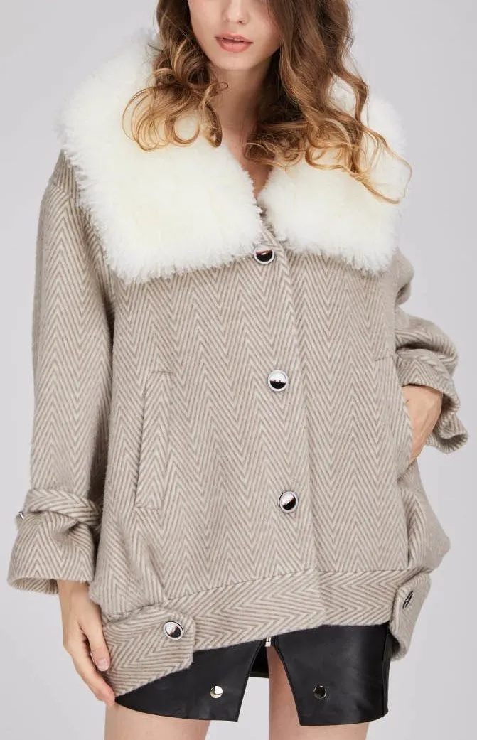 Chevron Oversized Short Wool Coat with Fur Collar