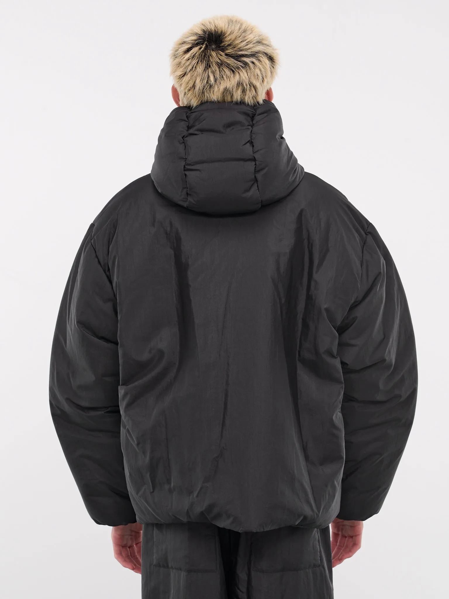 Down Jacket (J47AF0132-J70003-BLACK)