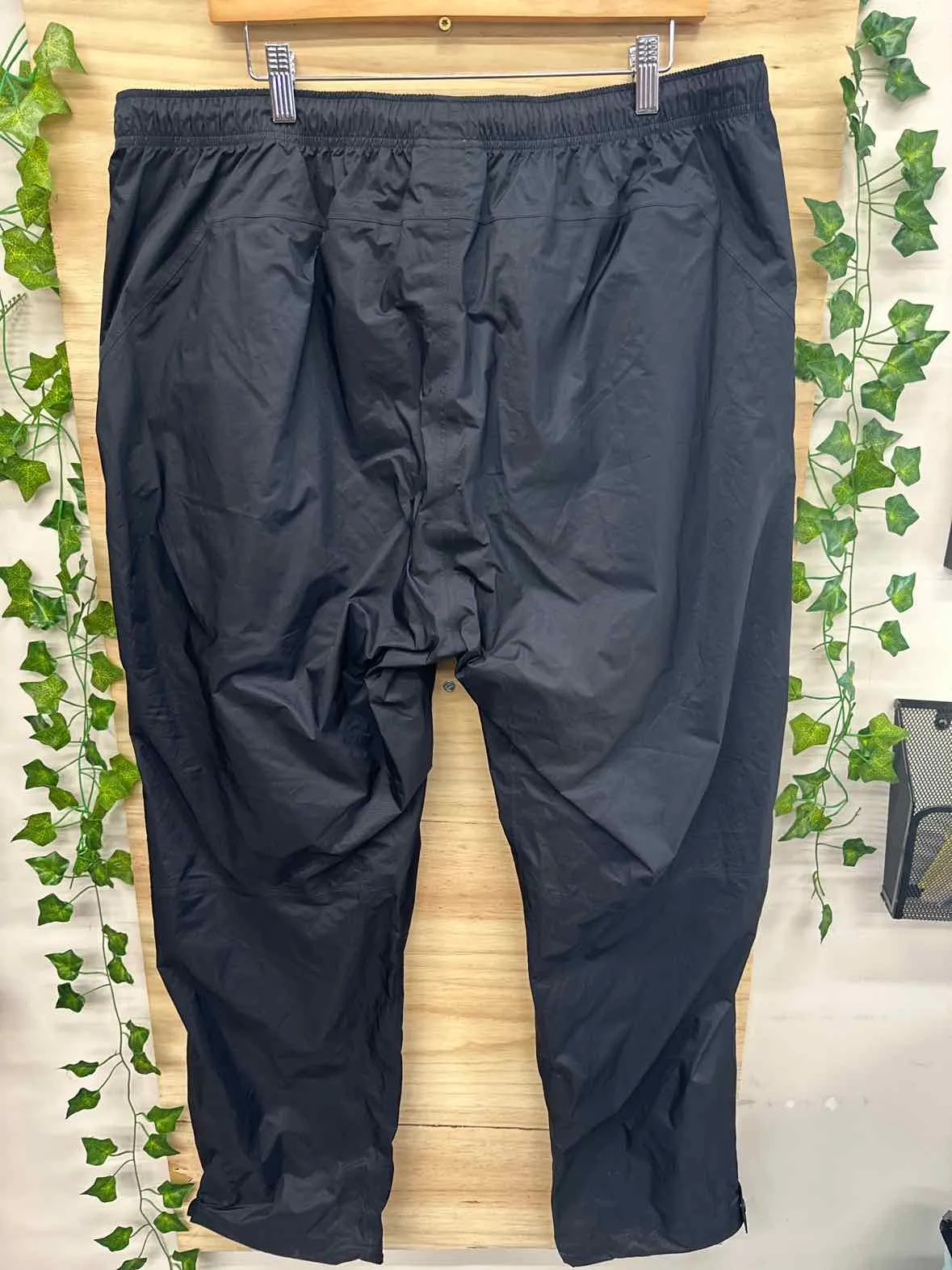 Size 2X REI Black Women's Rain Pants