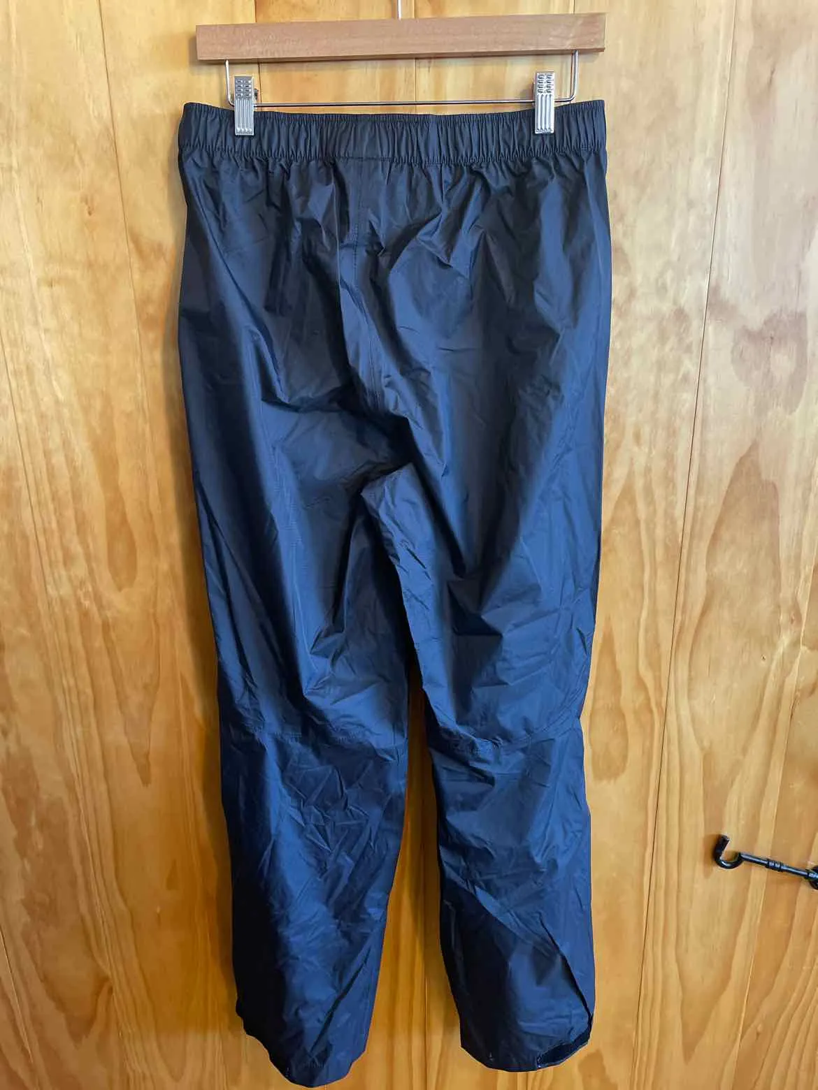 Size Medium The North Face Men's Rain Pants