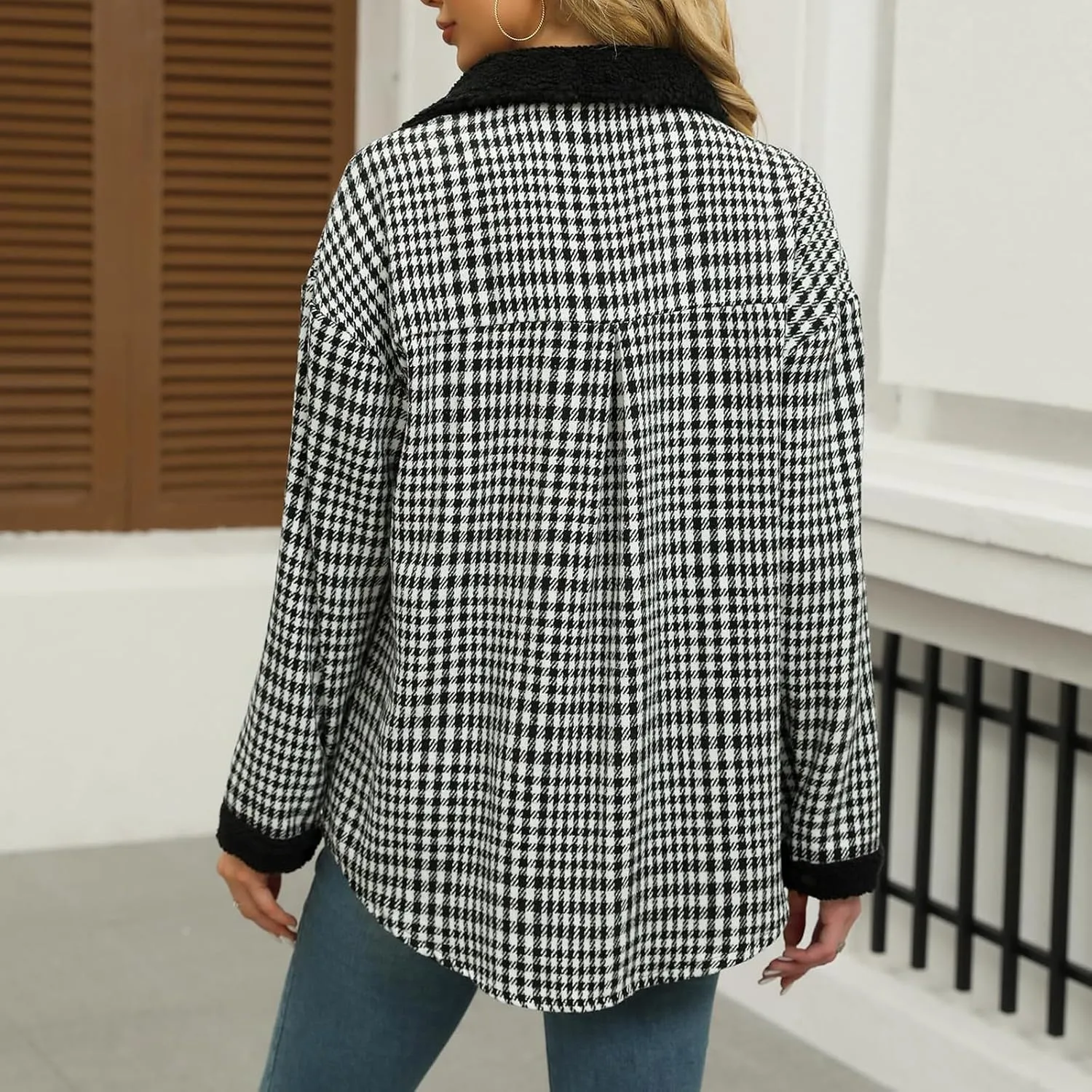 Women Fleece Jackets Casual Flannel Plaid Shacket Button Down Lapel Collared Sherpa Jackets with Pockets Fall Coat